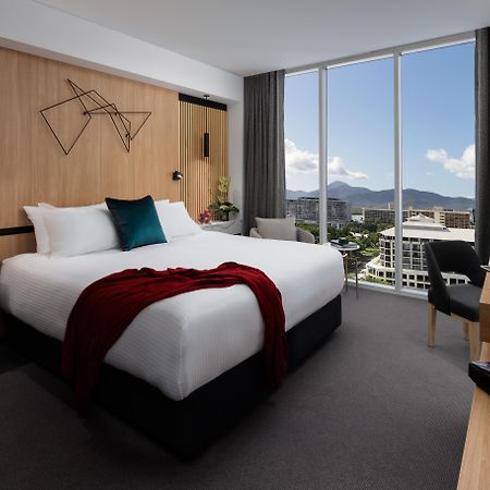 Crystalbrook Bailey Hotel Cairns Exterior foto A room at the Hotel