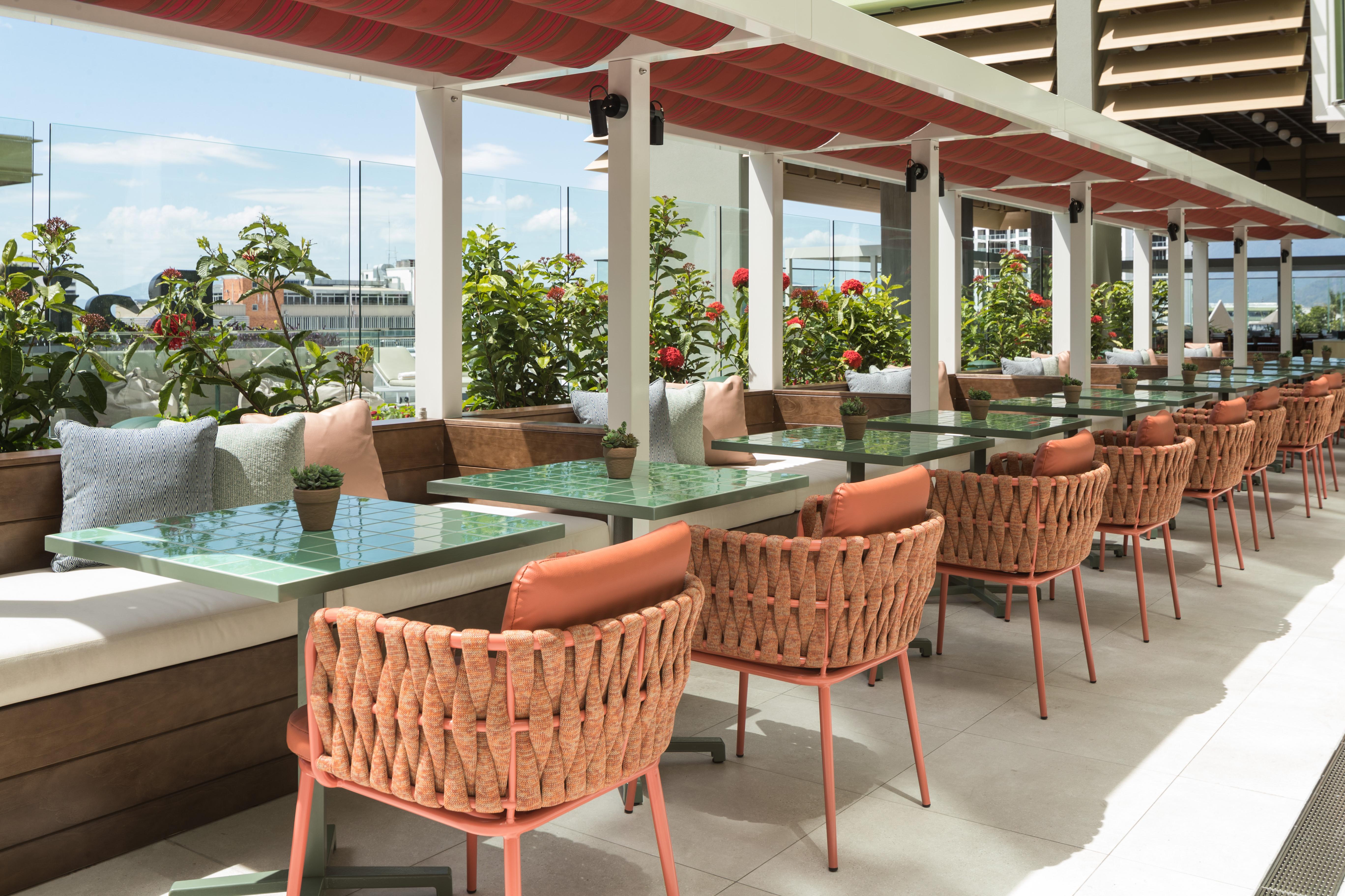 Crystalbrook Bailey Hotel Cairns Exterior foto The rooftop bar