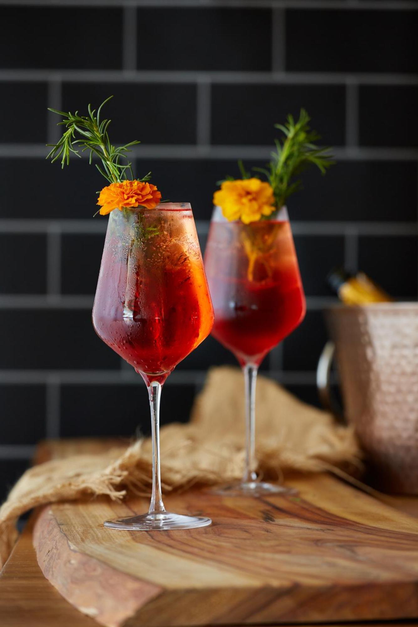 Crystalbrook Bailey Hotel Cairns Exterior foto A spritz cocktail