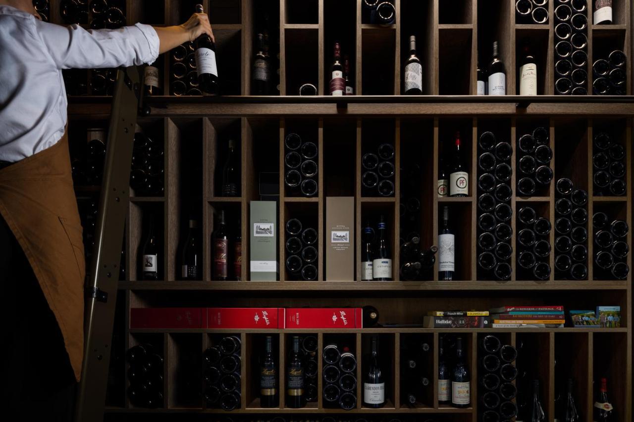 Crystalbrook Bailey Hotel Cairns Exterior foto Wine cellar
